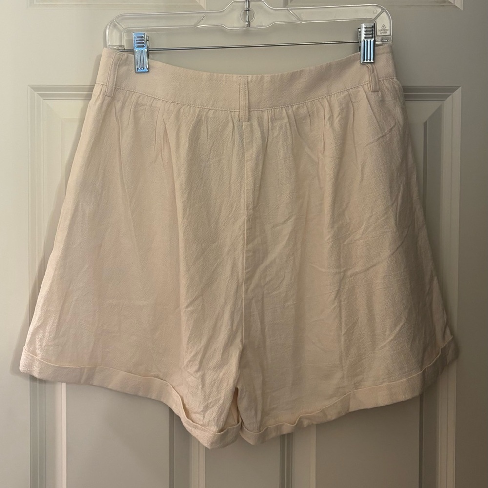 Cider 100% Cotton High Rise Pleated Shorts, Cream/Yellow, M - Picture 3 of 7